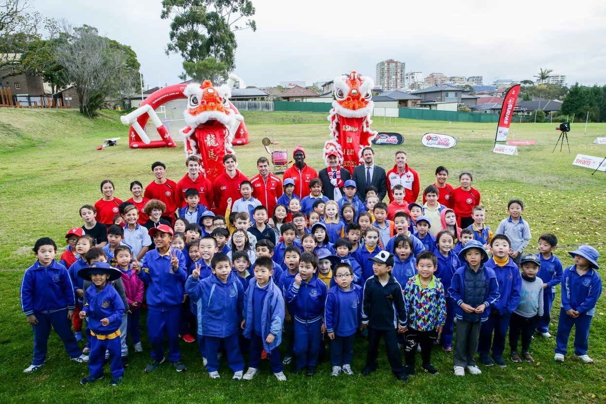 Swans Auskick China.jpg Swans players have teamed up with the Hurstville Dragons Auskick program in Sydney's south - AFL,Sydney Swans